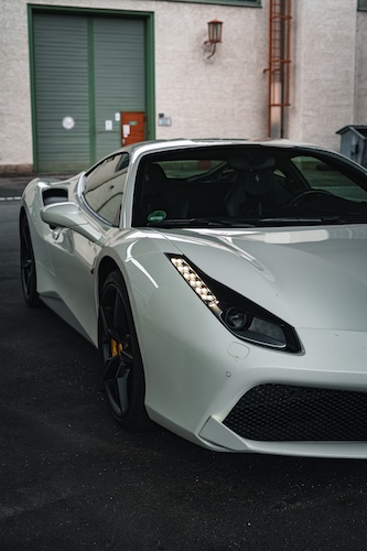 Frontansicht vom Ferrari 488 GTB in Salzburg