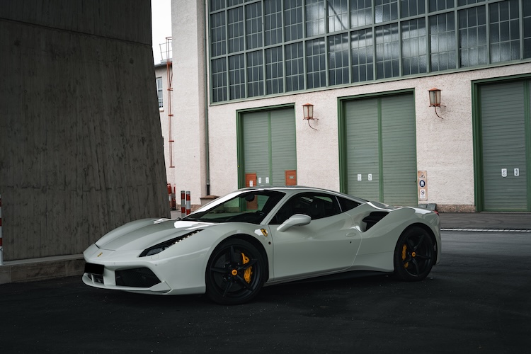 Ferrari 488 GTB mieten in Salzburg