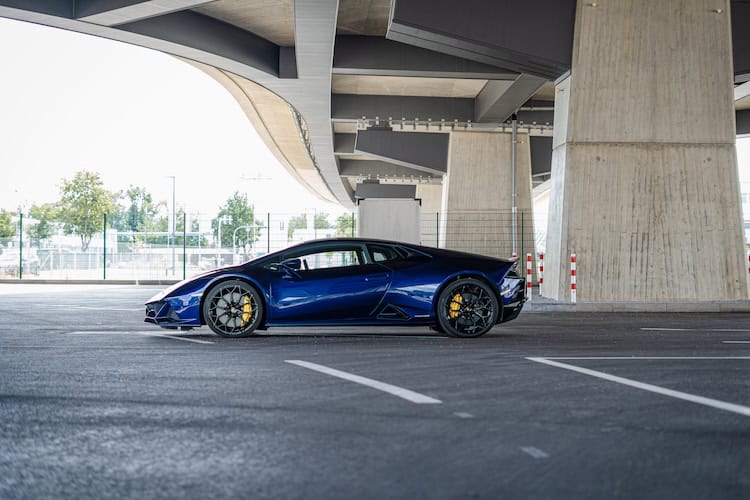 Seitenansicht vom Lamborghini Huracan EVO in Salzburg