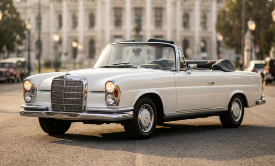 Mercedes 220 Cabrio mieten in Wien Hero