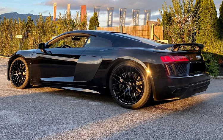 Audi R8 V10