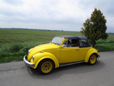 VW Käfer Oldtimer gelb in Wien