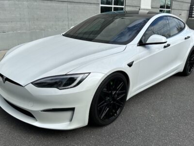 Tesla Model S Plaid mieten in Wien