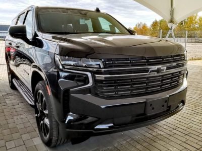 Vorderseite von Chevrolet Suburban mieten in Wien