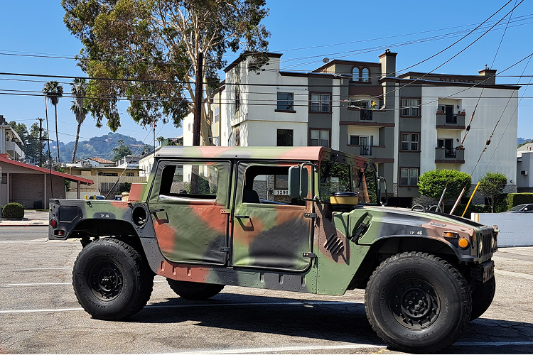 Humvee H1 mieten in Linz