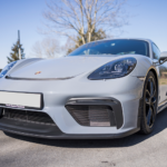 Frontansicht Porsche Cayman GT4 am Bodensee