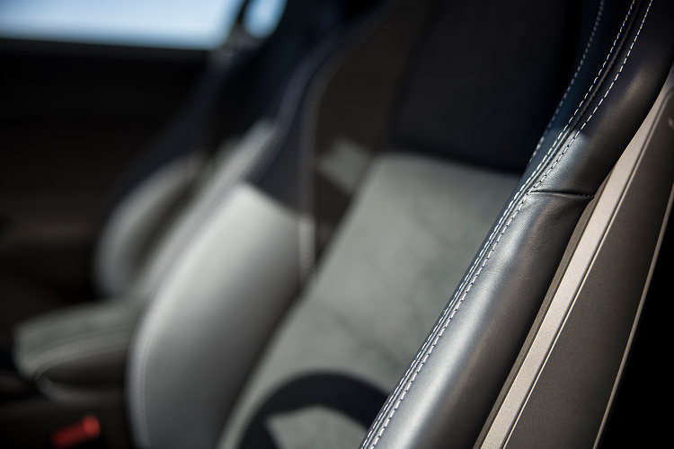 Sitz Porsche Cayman GT4 am Bodensee