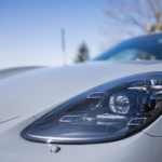 Scheinwerfer Porsche Cayman GT4 am Bodensee