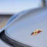 Logo Front Porsche Cayman GT4 am Bodensee