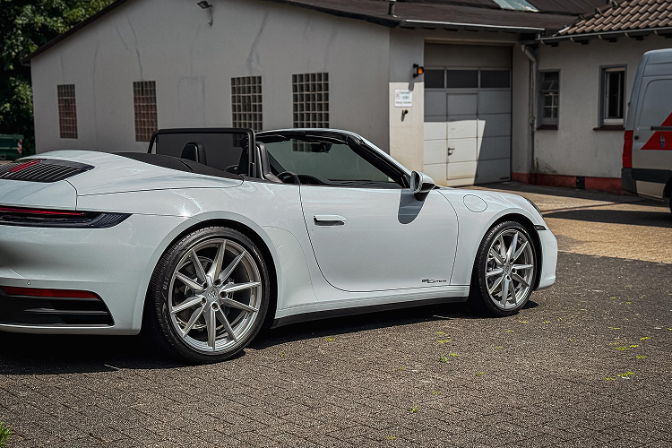 Seitenansicht Porsche 911 Carrera im Ostallgäu