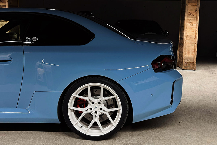Seitenansicht BMW M2 in Kufstein