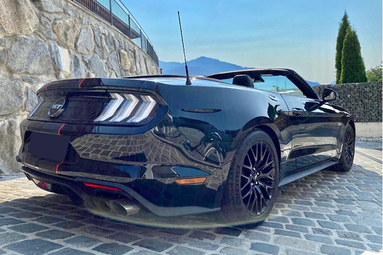 Heckansicht Ford Mustang GT in Hufstein