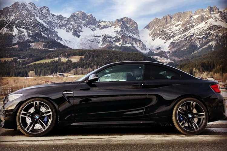 Seitenansicht BMW M2 in Kufstein