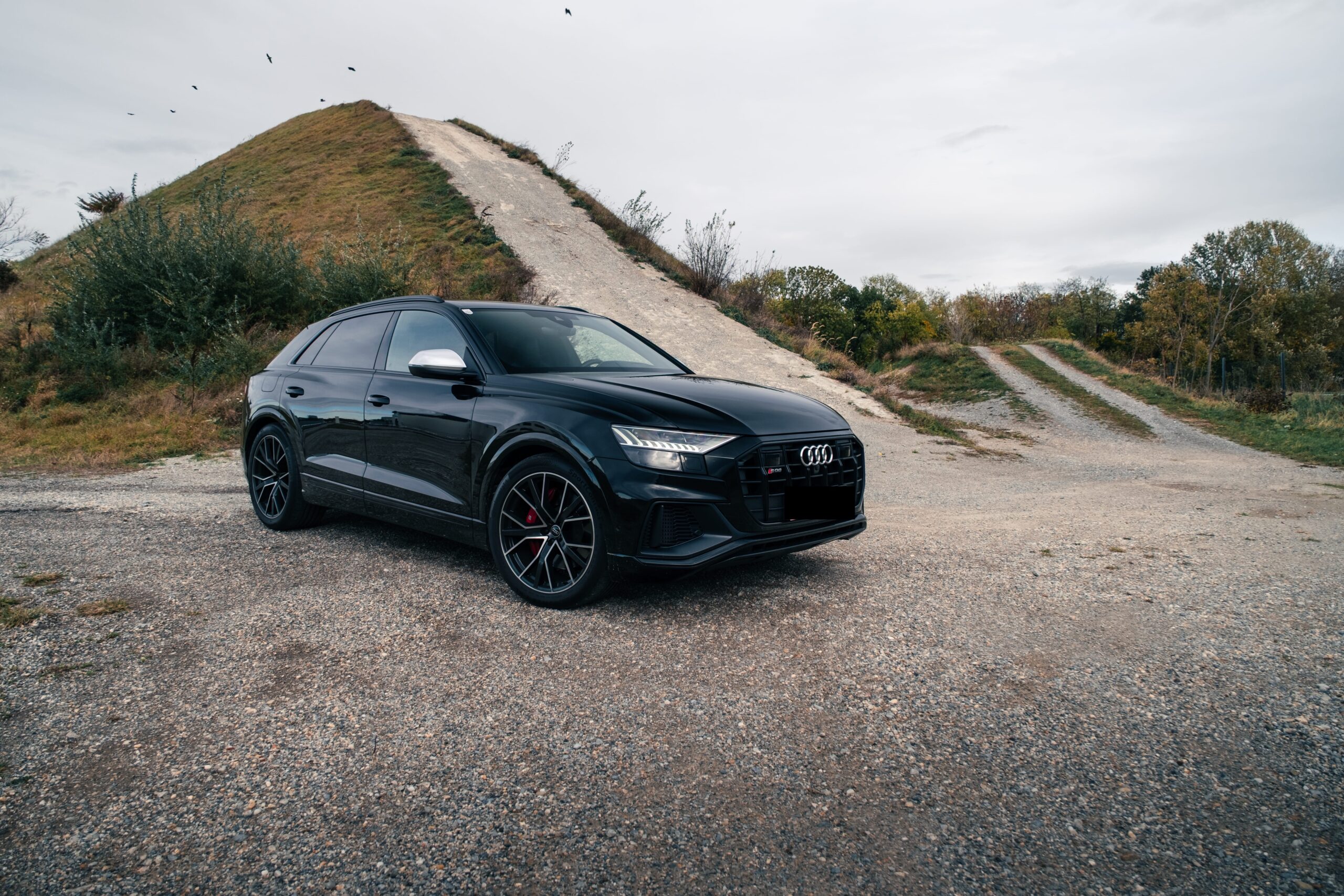 Audi SQ8 in Wien mieten vorne