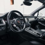 Porsche Macan GTS in Vienna mieten Interieur