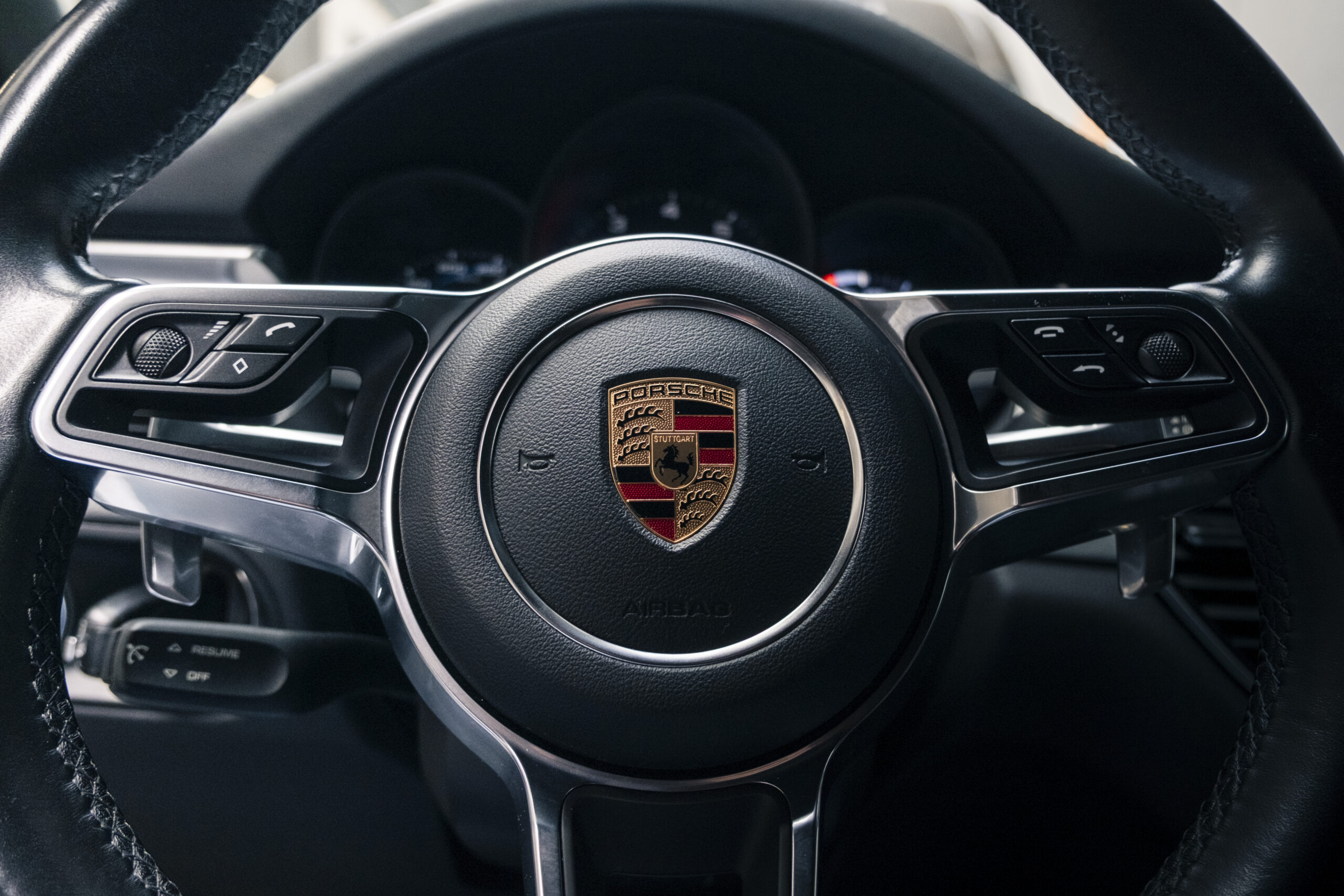 Porsche Macan GTS in Vienna mieten Cockpit