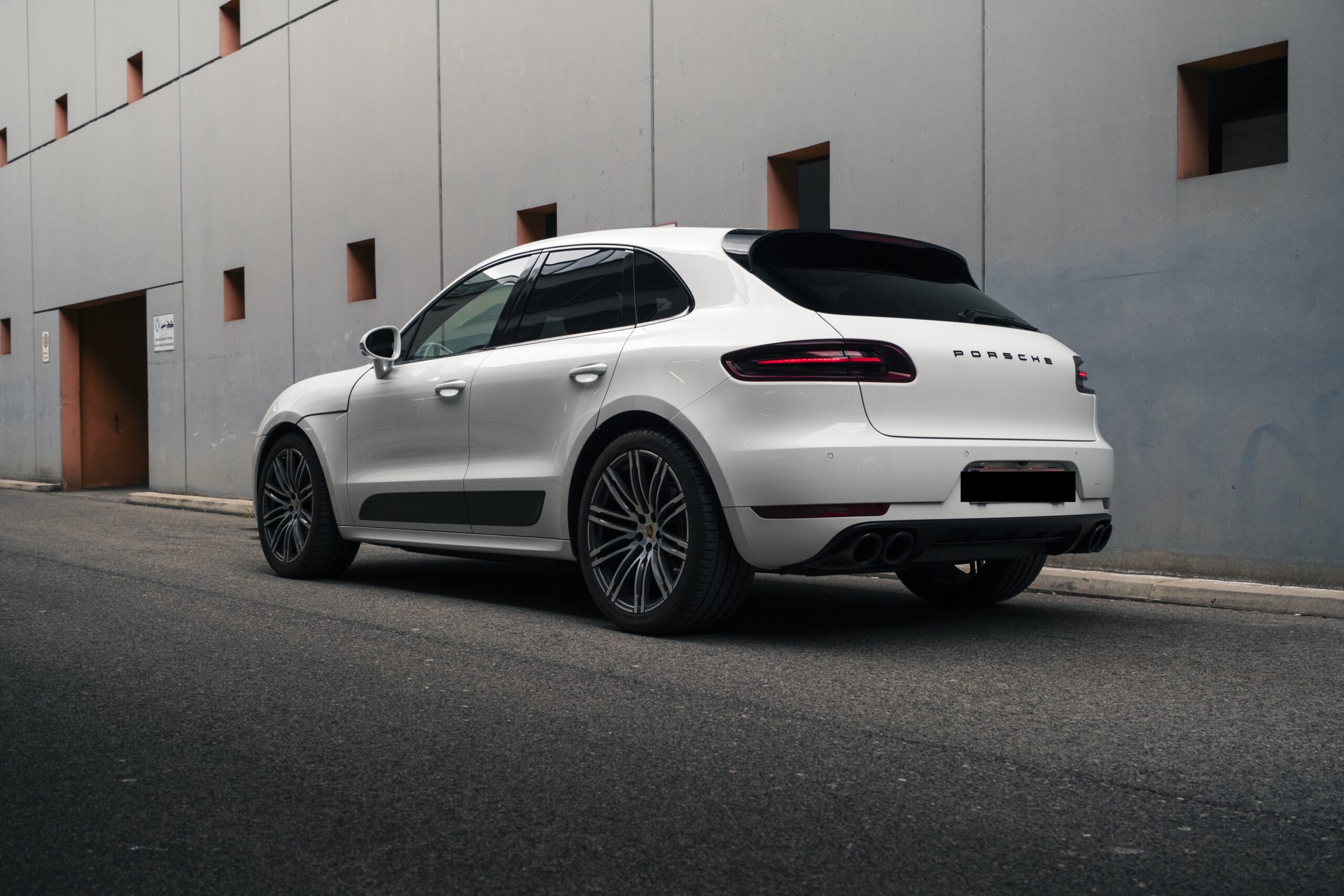 Porsche Macan GTS in Vienna mieten Heck