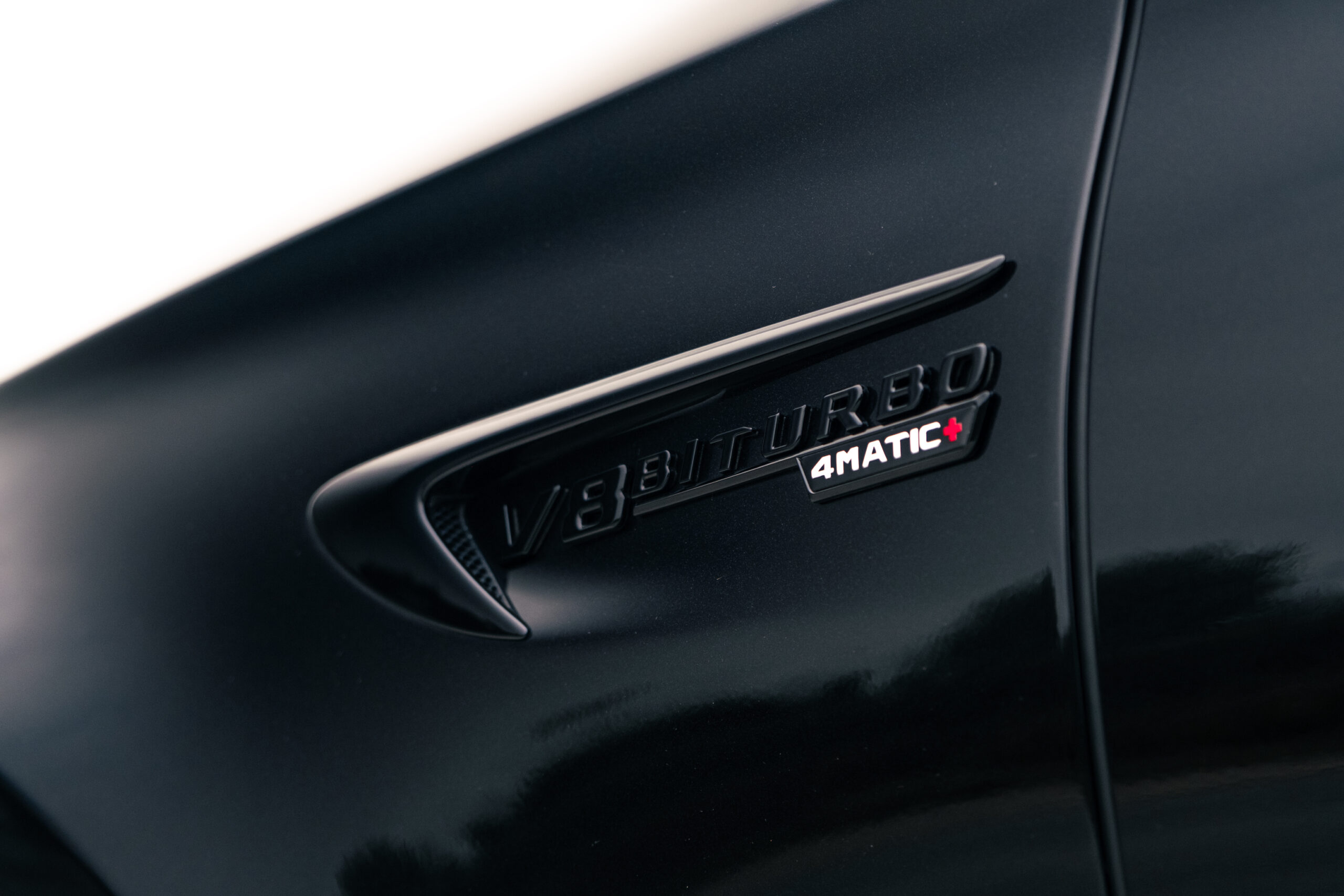 Mercedes-AMG E63 S in Wien mieten Cockpit