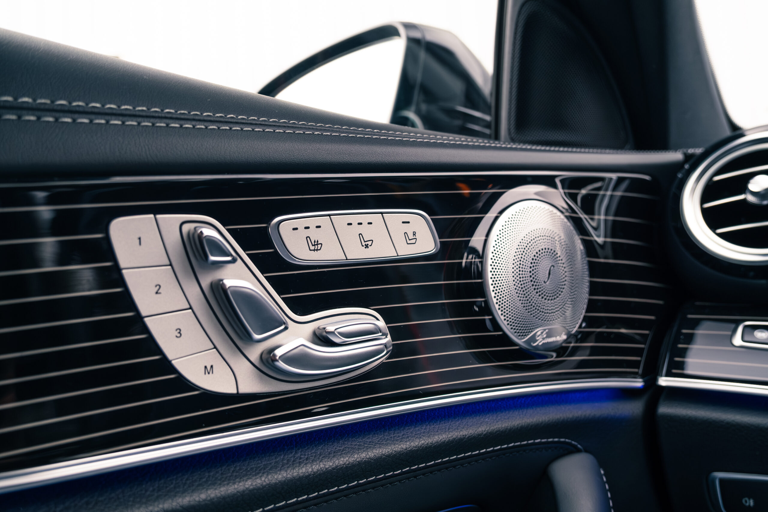 Mercedes-AMG E63 S in Wien mieten Interieur