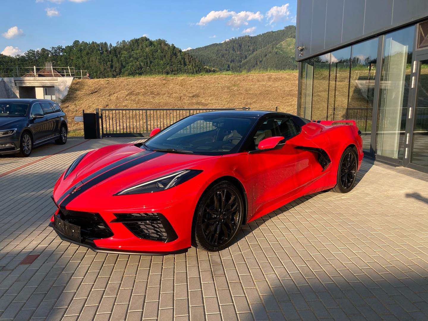 Chevrolet Corvette C8 Stingray Convertible mieten in Leoben Vorne