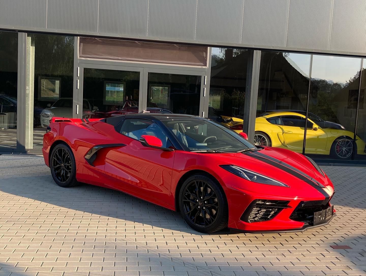 Chevrolet Corvette C8 Stingray Convertible mieten in Leoben Vorne