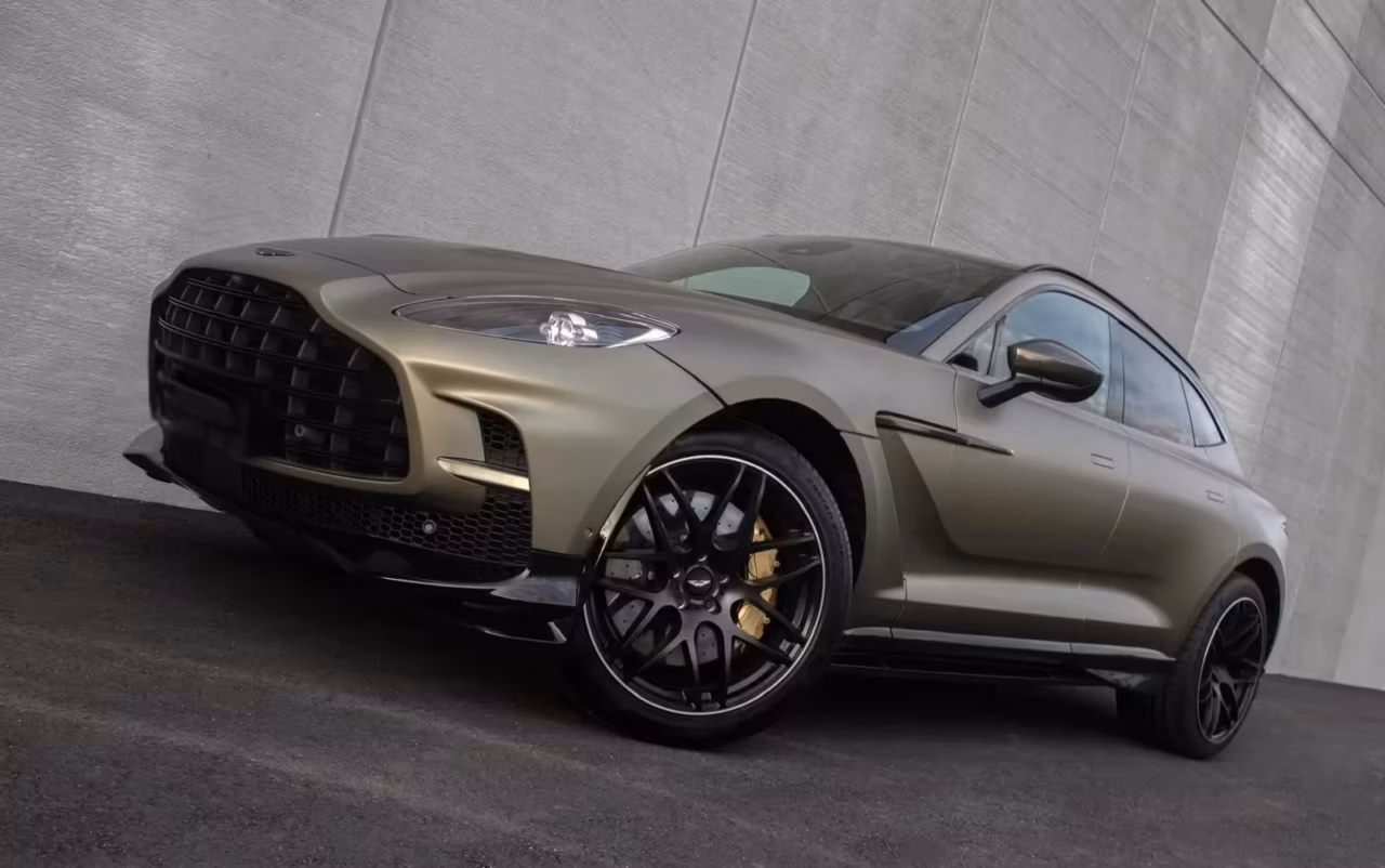 aston-martin-dbx-707-hero