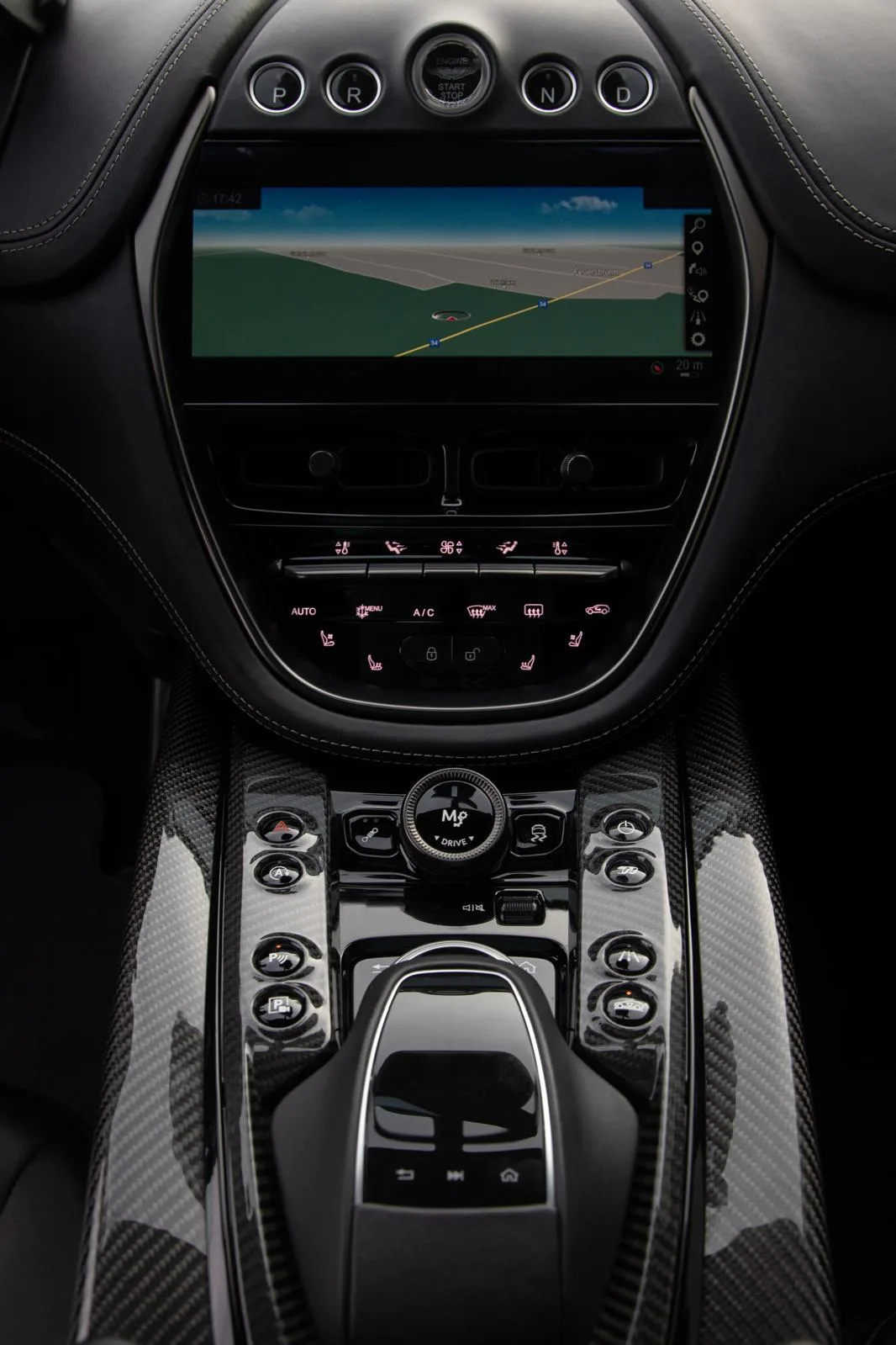 aston-martin-dbx-707-interior.